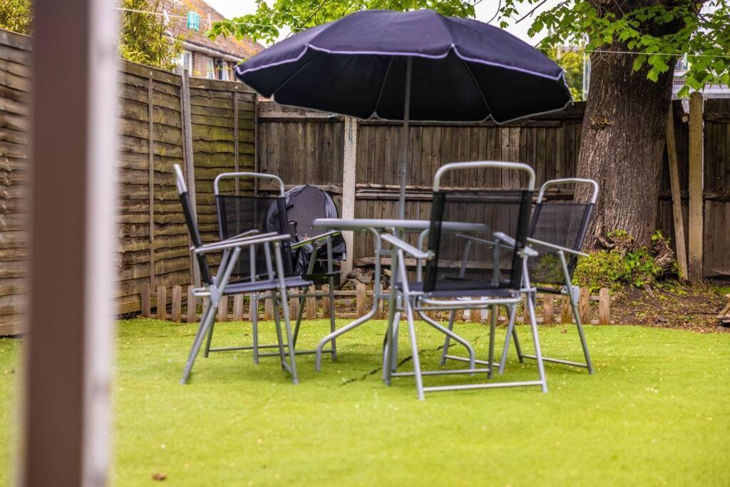 3 Bedrooms House-Sofabed-Parking-Bbqstove-Garden Londres Exterior foto