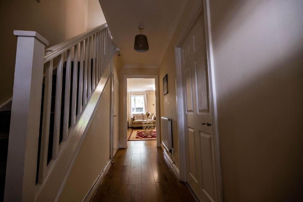 3 Bedrooms House-Sofabed-Parking-Bbqstove-Garden Londres Exterior foto